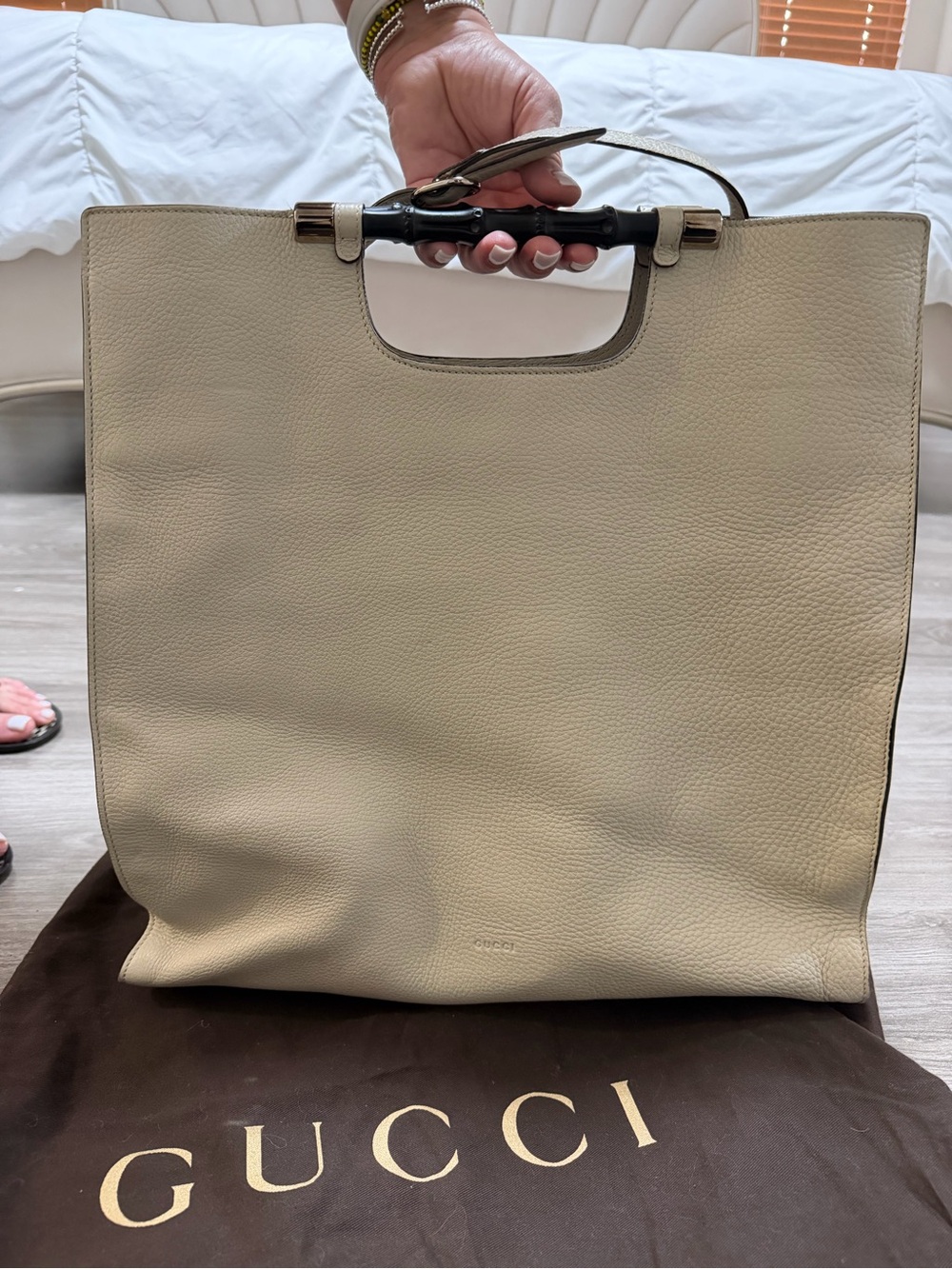 Gucci Cream Leather Tote with Bamboo Top Handle - Picture 1 of 2